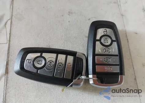 2021 Ford Escape Se Hybrid z USA, uszkodzony, nr VIN 1FMCU9BZ7MUA06972